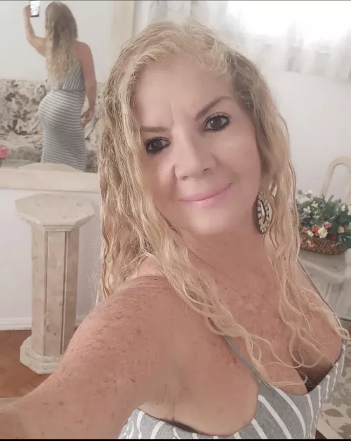 Look at that ass!!! by imatitan85