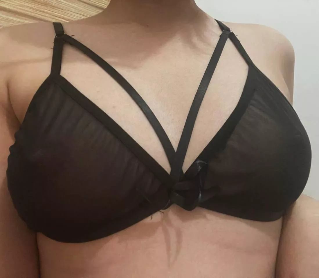 Look closely [f] posted by peachyjung