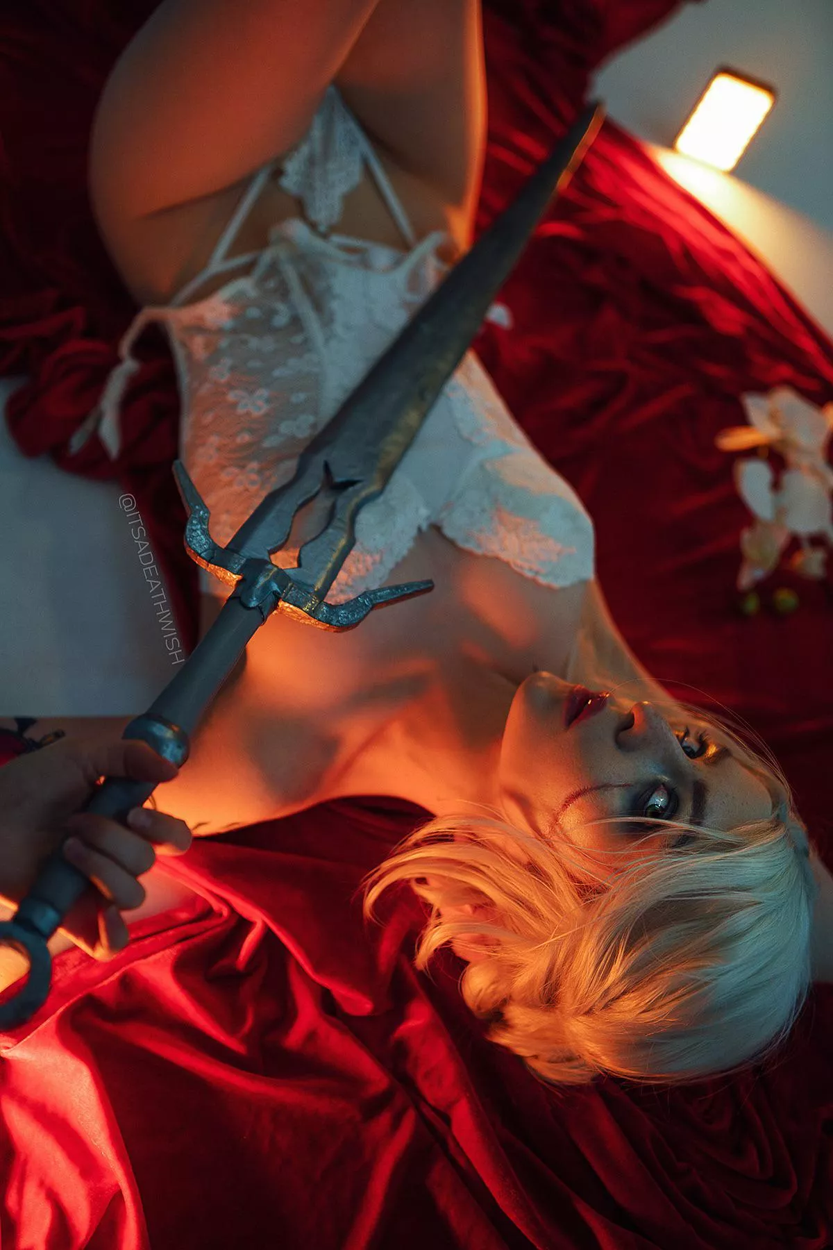 Look how good Ciri’s sword is! Cosplay by me~ posted by hellagaaay_