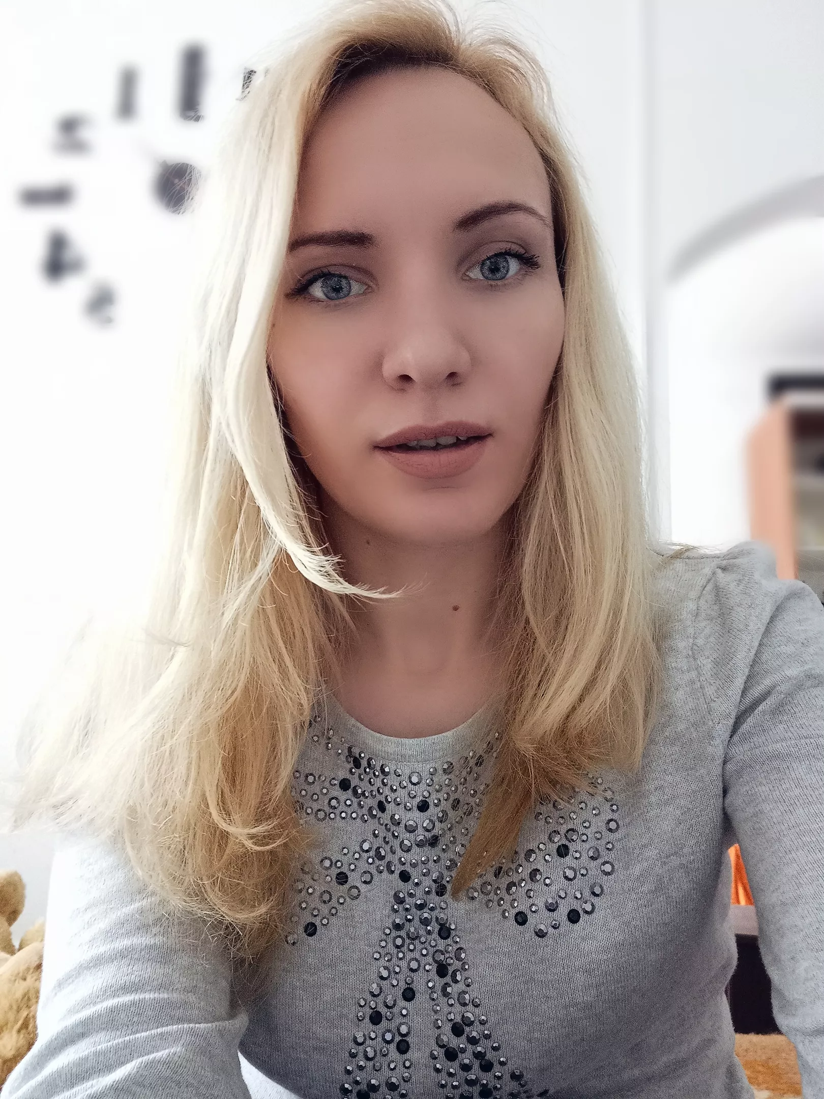 look into my eyes don't look away [F] posted by StillIllustrator3389