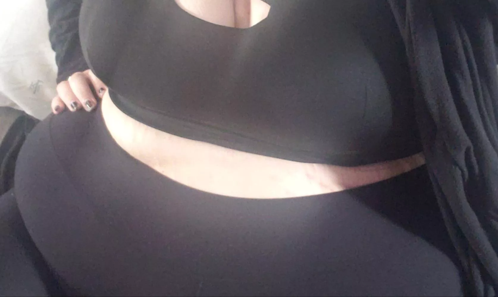 looking for a feeder 🥺💚 posted by enchantress420