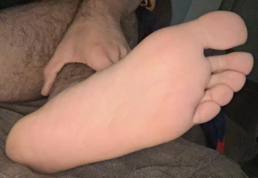 Looking for a foot slave posted by MyName_1233