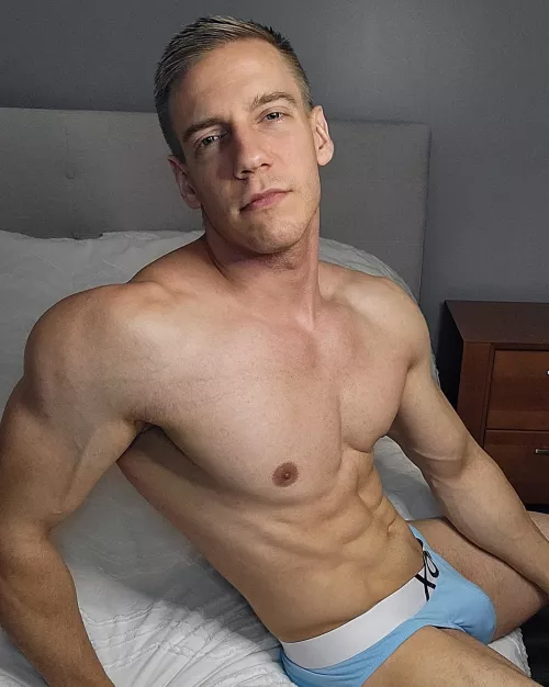 Looking for a massage.. 🥰 by John_fitness91