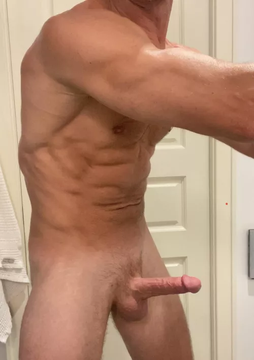 Looking for a partner for [m]y lat exercises. by myalteregopics