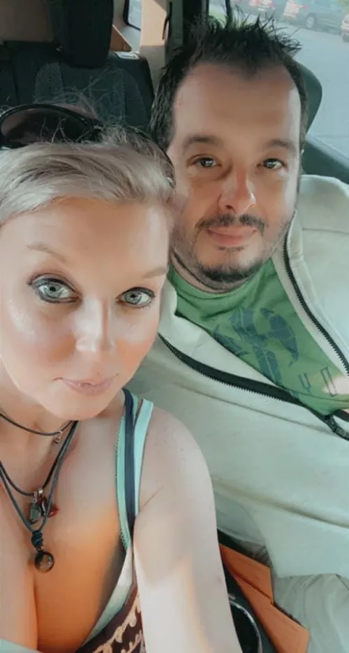 Looking for couples to have fun with by Dragonfly23of