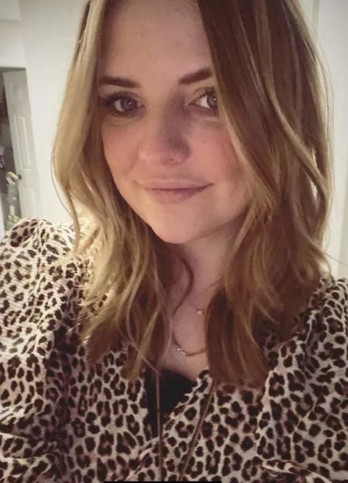 Looking for guys to tribute my cousins pretty face. She’s 28, Mormon and from Utah. (Clothed and face pics only) Dm me or kik: naughty.4.life by Naughtymormon01