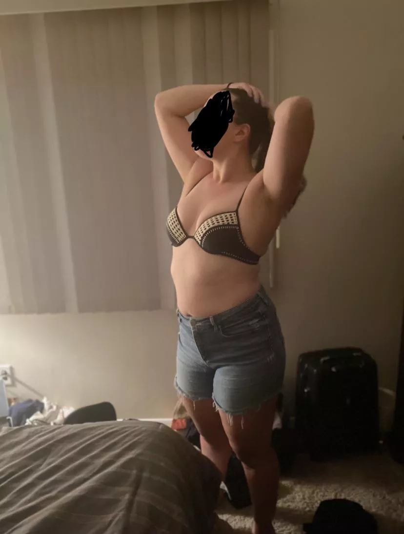 Looking for guys to tribute my wife! Have plenty of pics and videos! Kik: cocktribber1737 posted by icecreammanAMA