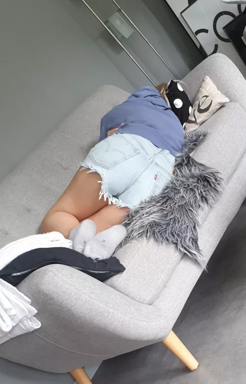 Looking for jerk and cumtribs! Got creepshots/spycam. Send a trib in ur first message or ill ignore u. Kik gethercocked / telegram ZeusBestGod by ZeusBestGod