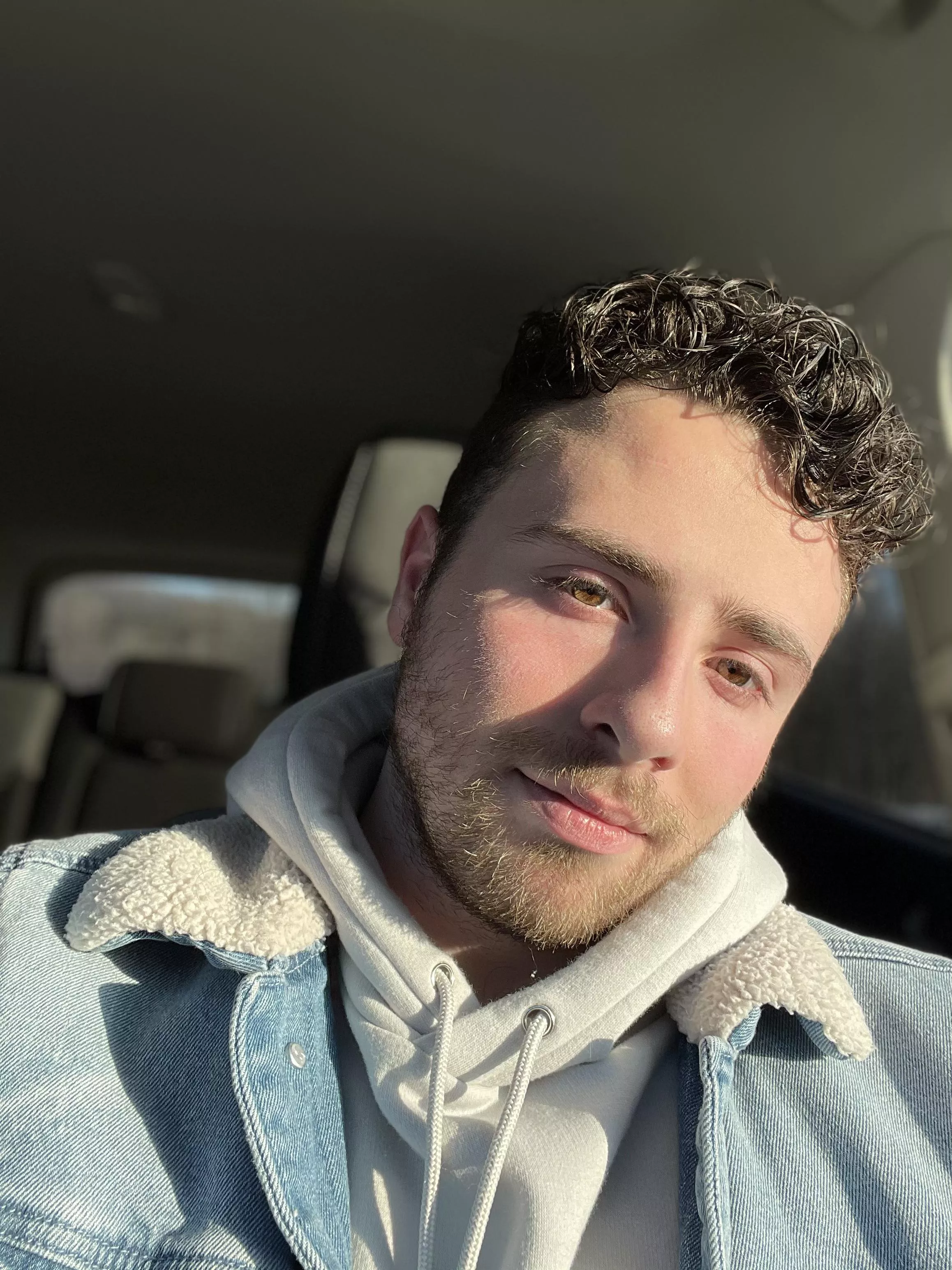 Looking for some DBD friends to play with 😊 posted by AlexanderDeLia