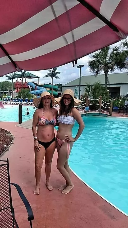 looking for someone to cumtribute my 22 yo wife, hmu serious tributes only posted by dirtdaddy20