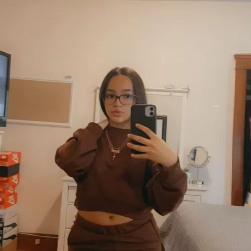 Looking for someone to feed me my crush, i’m screen ready. and will do anything you say. make me your cumslave. kik ~ sakuxluv by Xxcvnxx