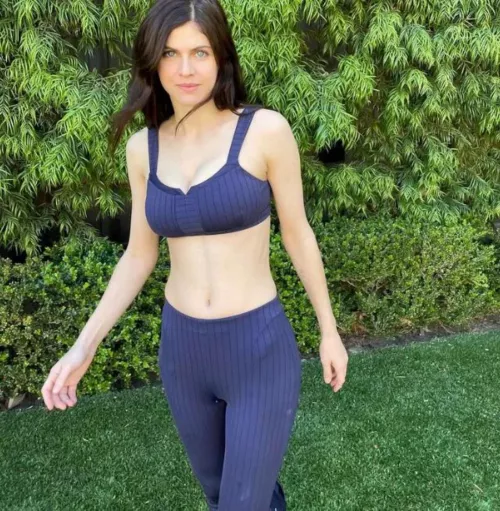 Looking for someone to play Alexandra Daddario in a longterm romantic roleplay by Chris2341King