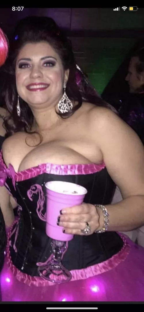 Looking for someone to sneak into my moms house and face fuck her preferably bbcs please by Boredasfsake