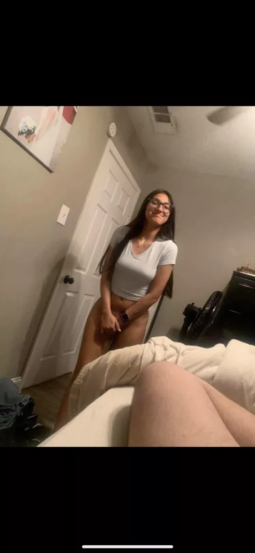 Looking for young for blondes or brunettes. Face sample to dm for tele or Kik Hunter2139 by john453418