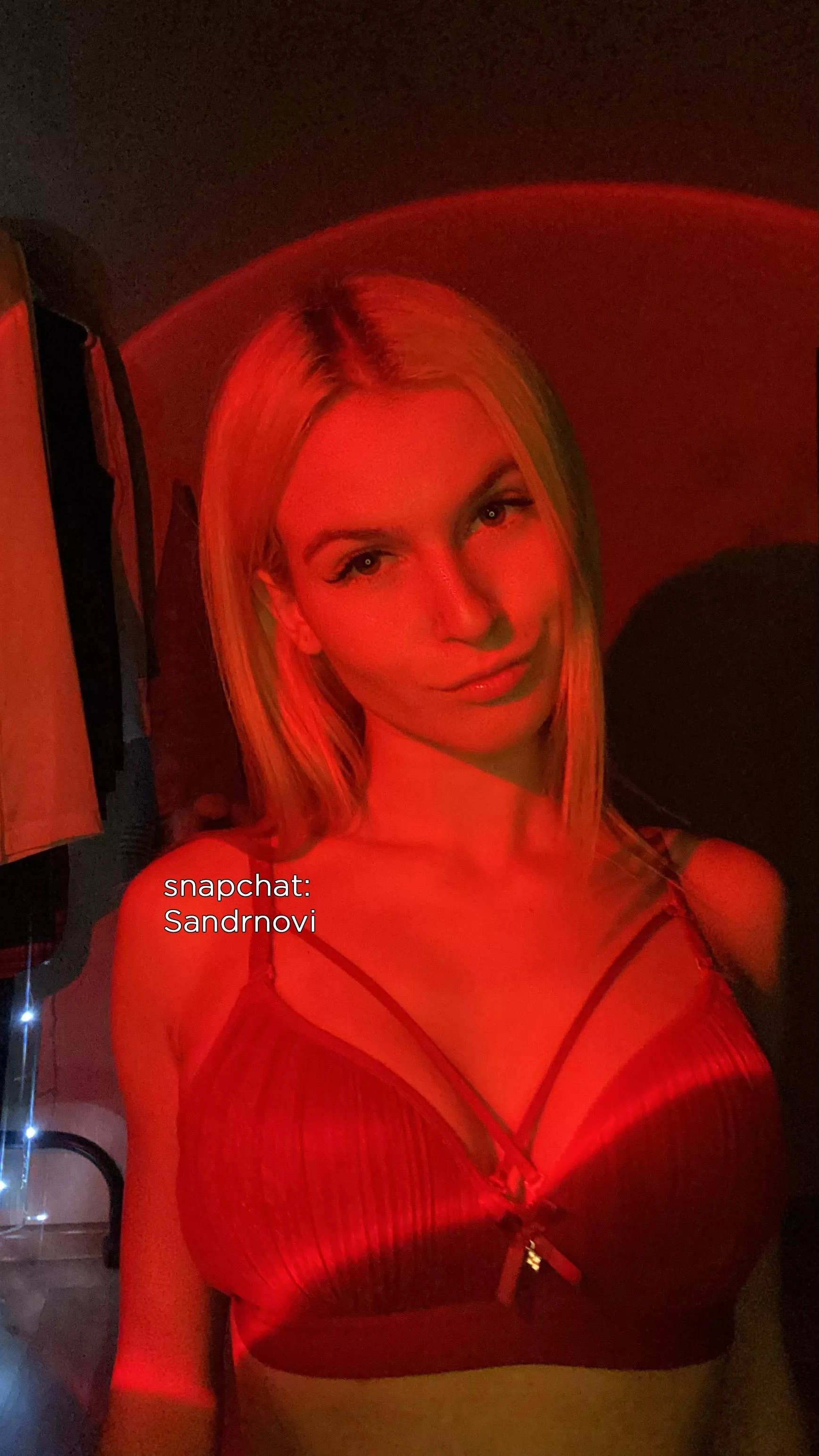 Looking forward to the weekend :) [F]19 posted by tinysnake880