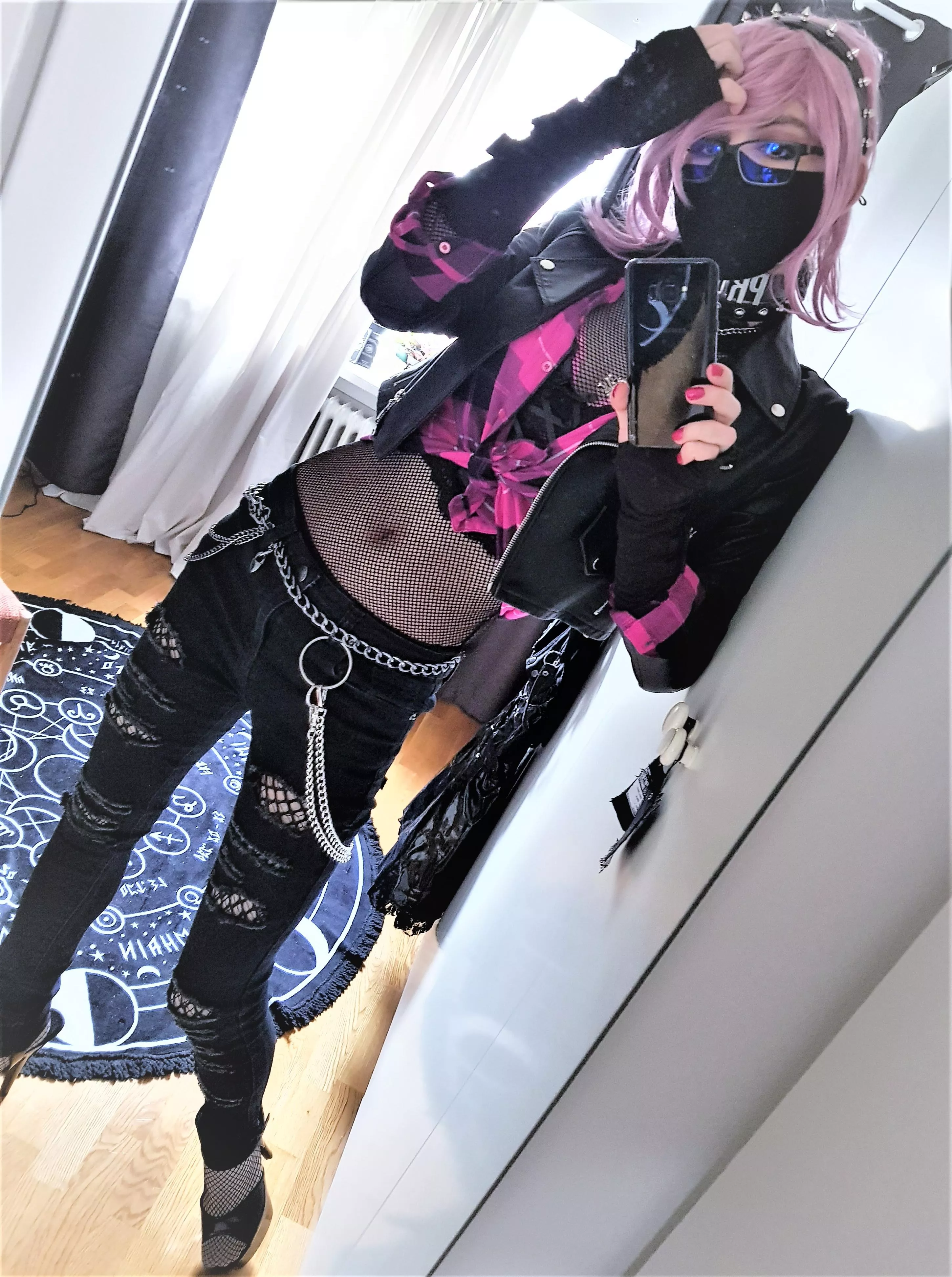 Looking good in pictures is mostly a matter of knowing your good angles posted by ShadowPrincessN7