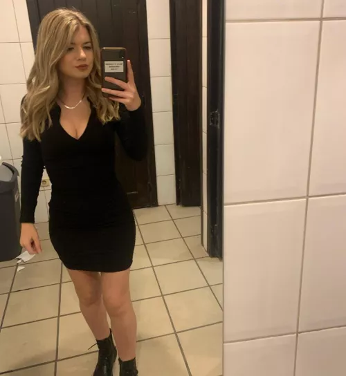 Looking good by abys93