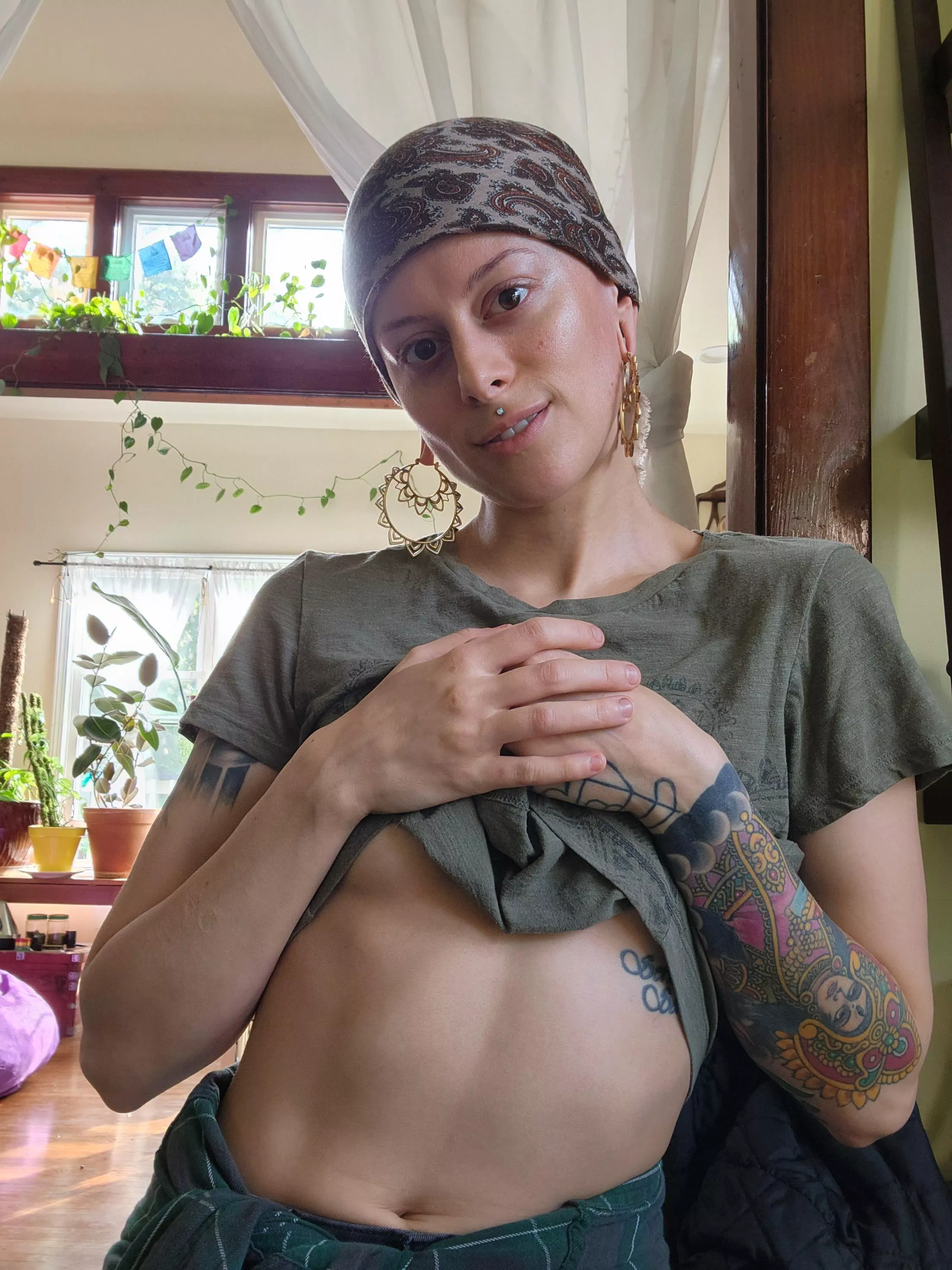 looking innocent before flashing the camera [f] posted by LayneeDivinee