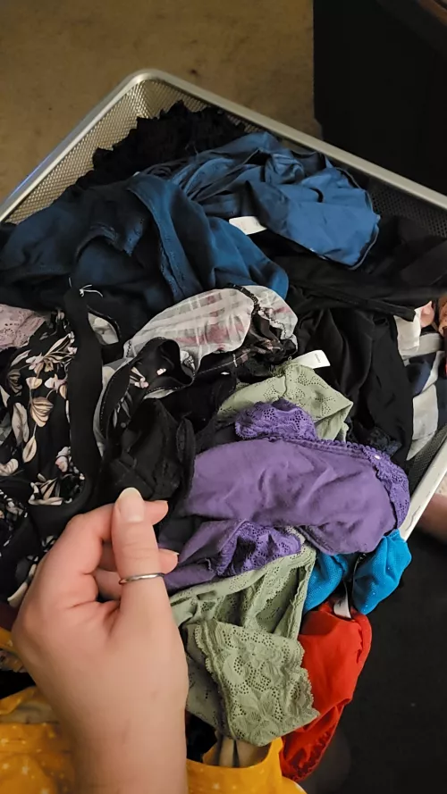 Looking to [sell] some of my old [panties] 😍 let me know what I can do for you 💋💋💋 by purple_opal