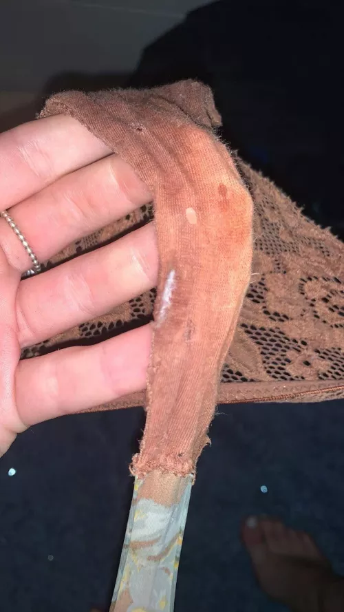 Looking to swap pantie pictures and stories with people, I have some amazing ones to talk about and show (looking for people with story’s or photos of panties with good ass smell as that’s my favourite) I’m happy to send any type in return! cheers, by Flashy-Ad-9942