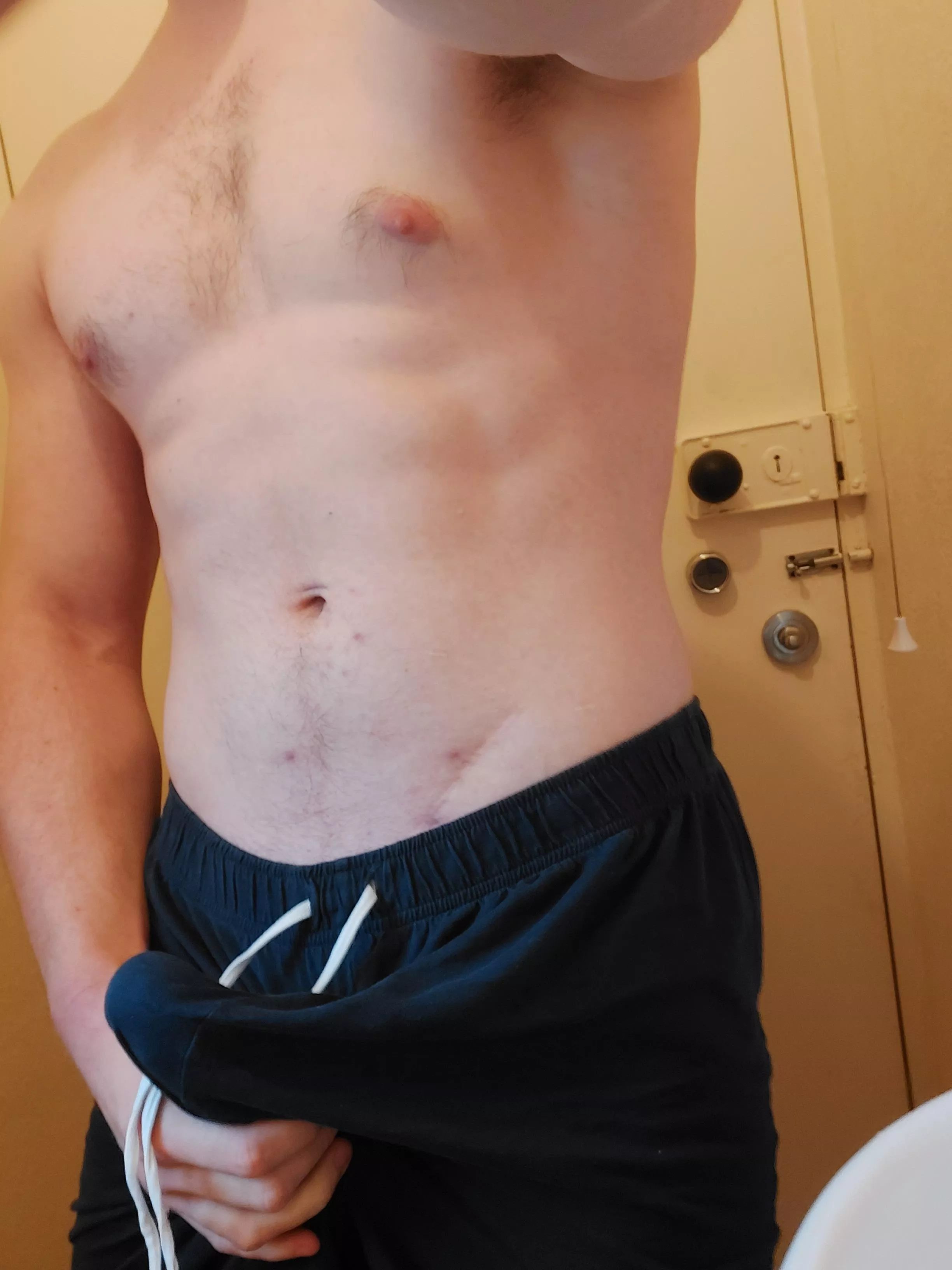 Loose shorts around the house typa day posted by stevesmith5910