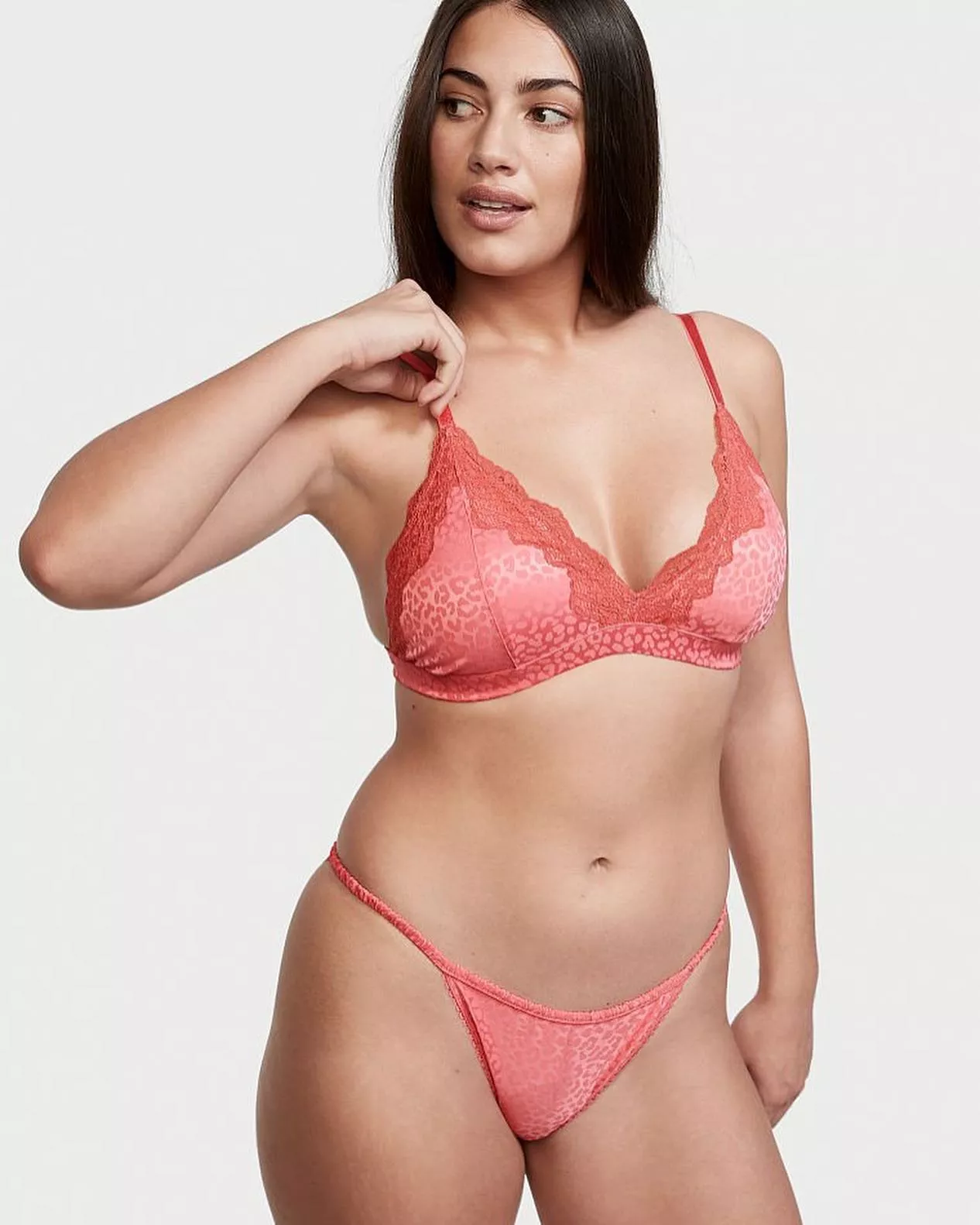 Lorena Duran posted by MyIpodStillWorks