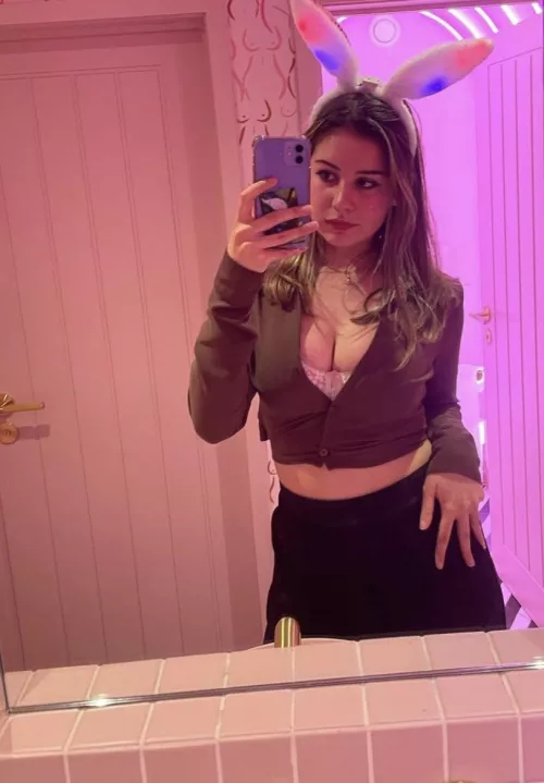 Lotta boobies in one pic x by Goddess-Alexa