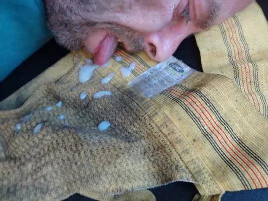 Love a cum hungry sub… posted by Str8_Dom_4_Fags