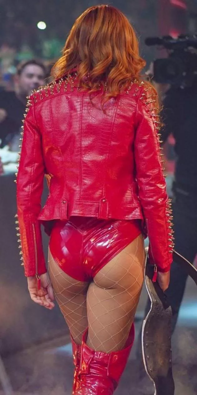 Love Becky’s booty in this! posted by unoriginal366