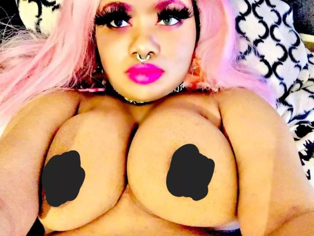 love being a bimbo.🥰 posted by pastelgothicc1998