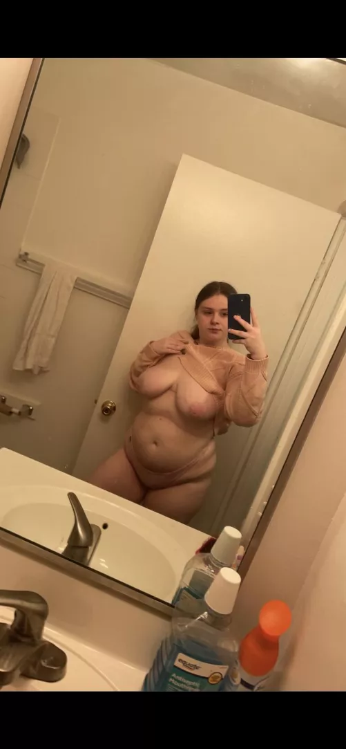 Love being a slut and showing off☺️ by Lilbaby1469