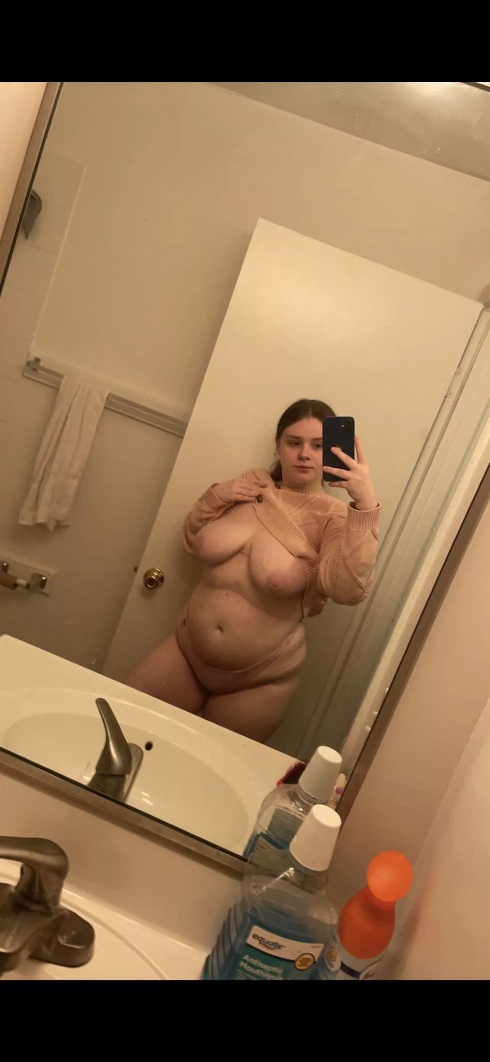 Love being a slut and showing off☺️ posted by Lilbaby1469