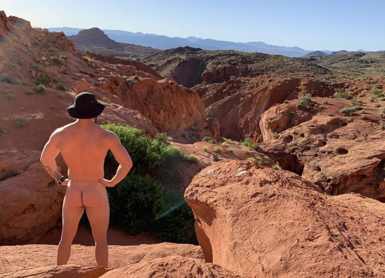 Love being naked outdoors posted by KS25522