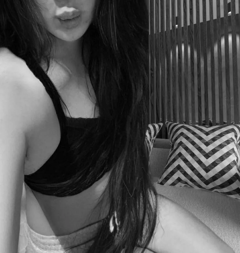 Love black and white 😉 posted by assmaster360