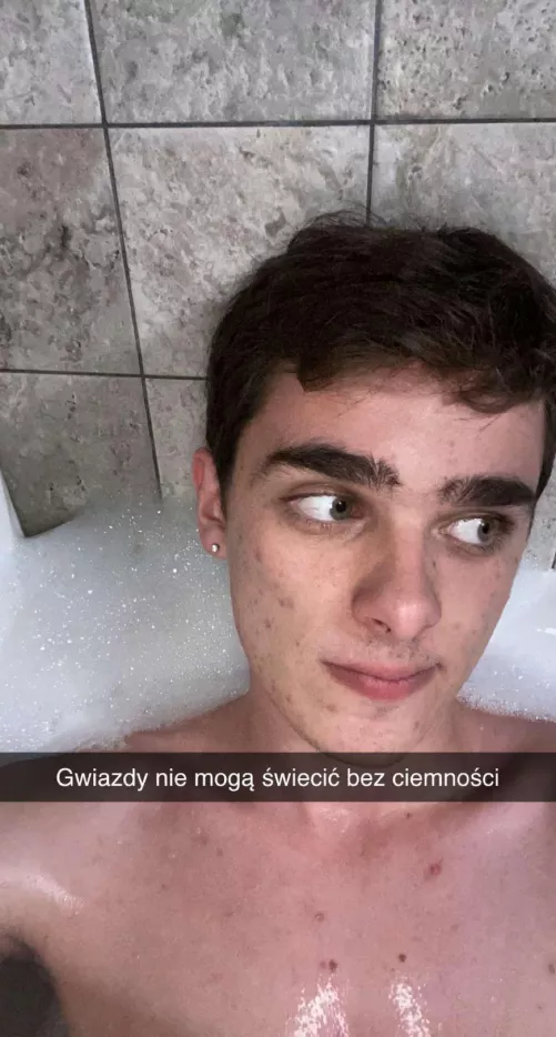 Love bubble baths 🥰 by SkyLovesSenna