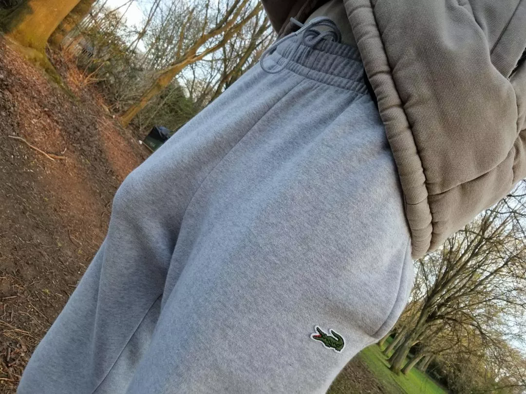 love catching people check me out outside. posted by tobefair1992