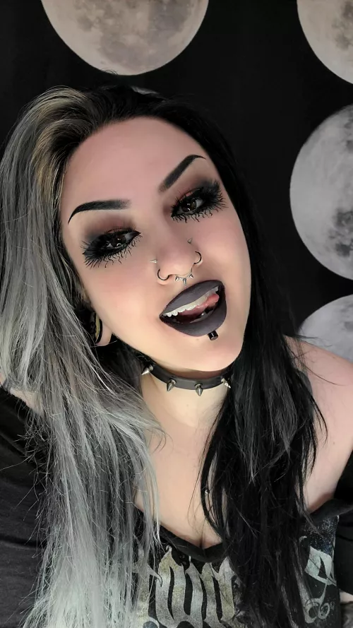 Love doing my eyeliner like this by xohmygoth