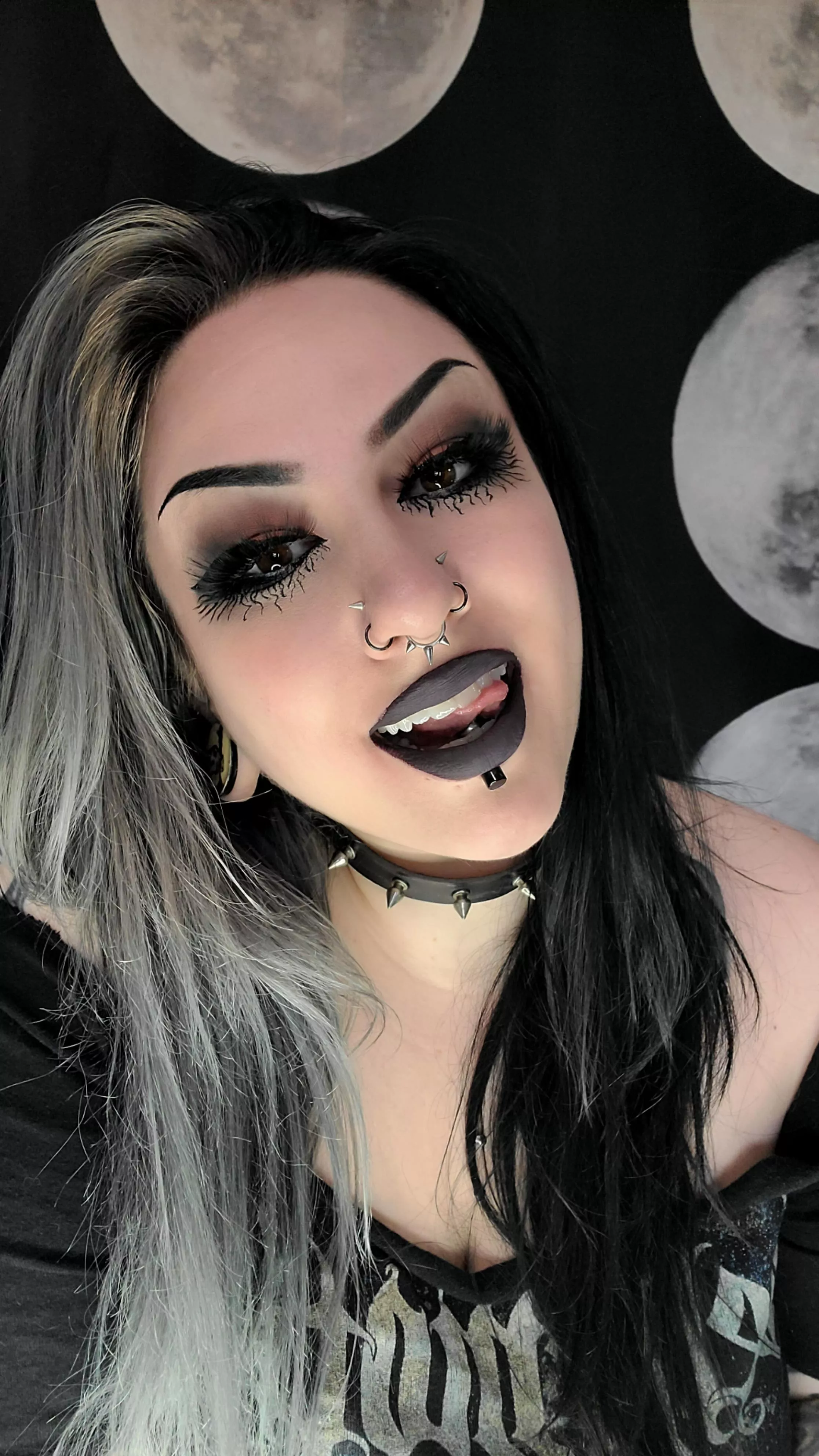 Love doing my eyeliner like this posted by xohmygoth