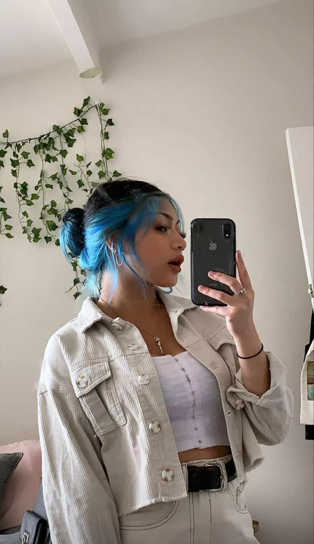 Love getting attention from strangers [F21] SELLER -> SC - miapiasn posted by LoraSC