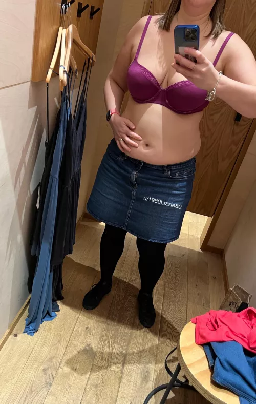 Love getting naughty in the changing rooms by 1980Lizzie80