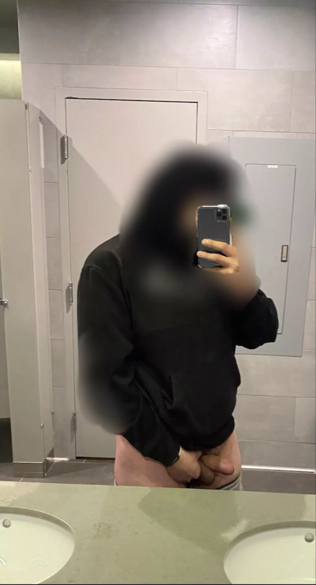 love giving my fatty some fresh air in public bathrooms 🥵🔥😮‍💨 posted by Skimascboy