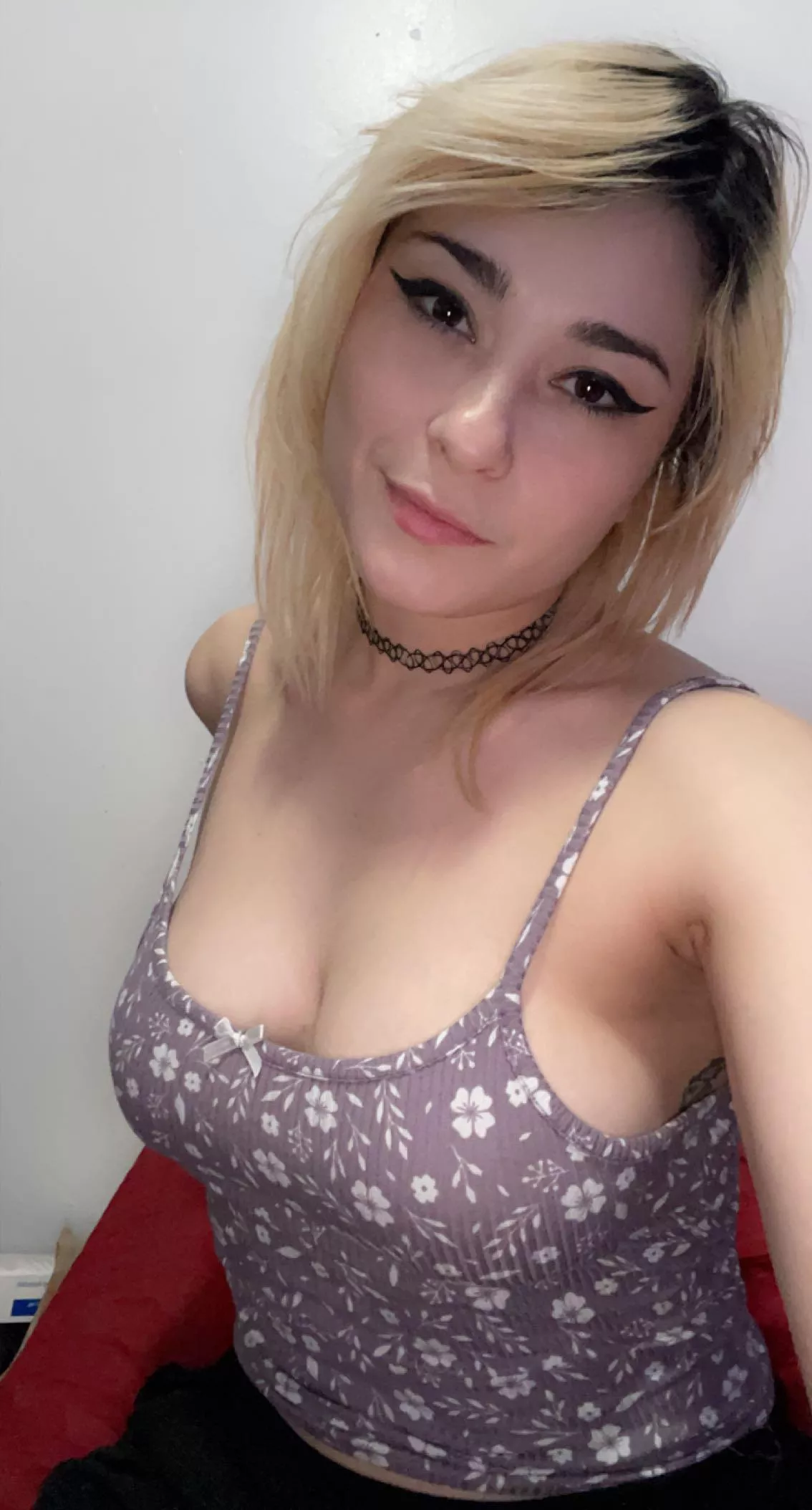 Love how this top shows off my tits😉 posted by Ravenrockette