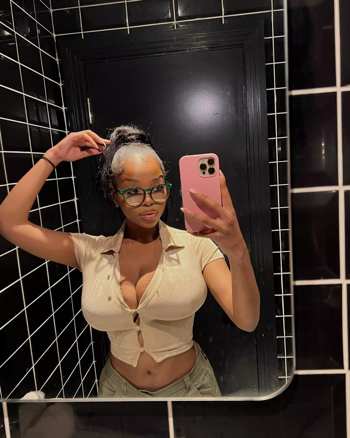 Love mirror selfies posted by stormmodee