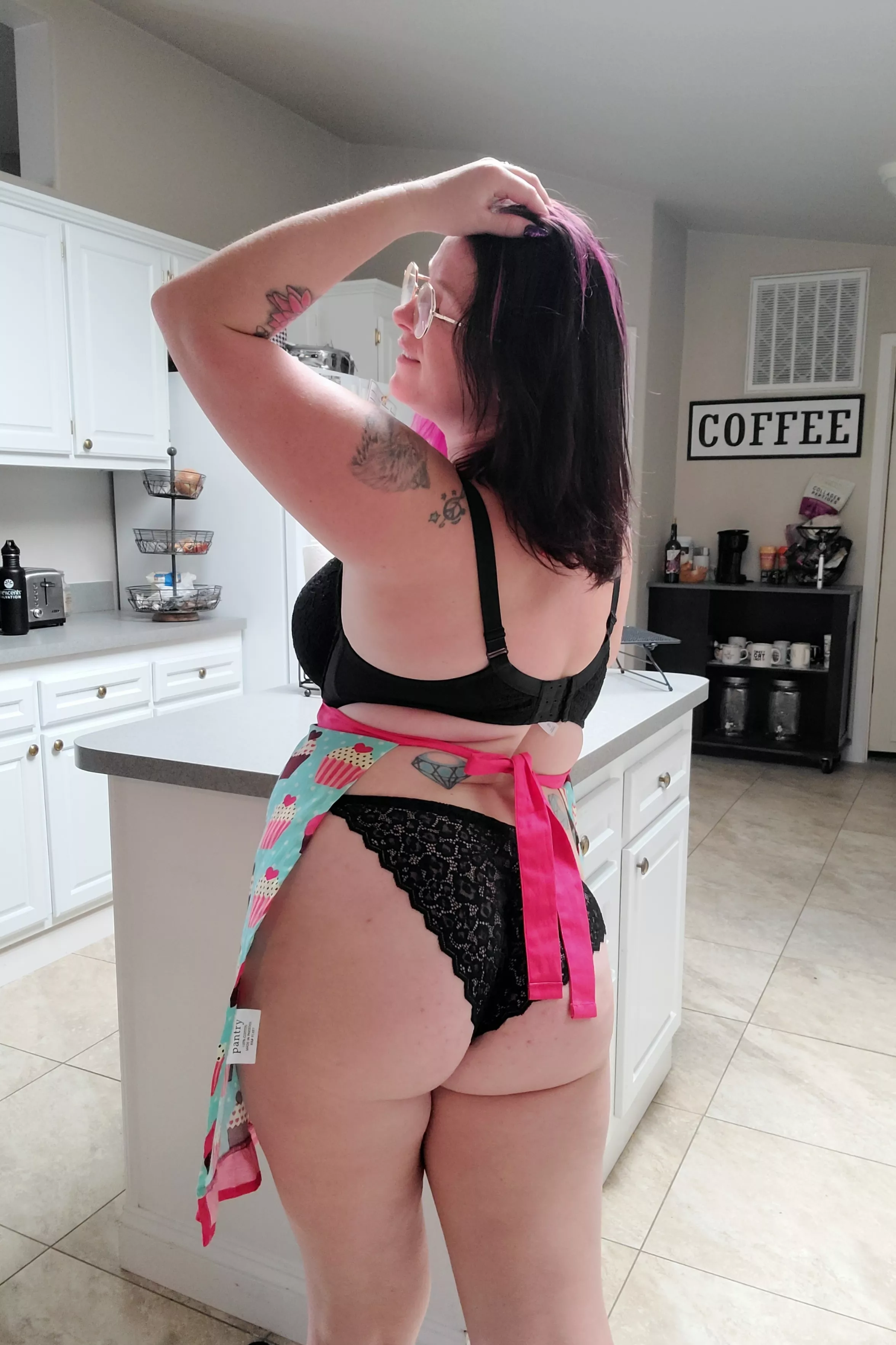 Love my curves 🥰 posted by yourspicykitten