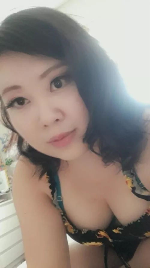 love my sunflower top by gentlelilypad