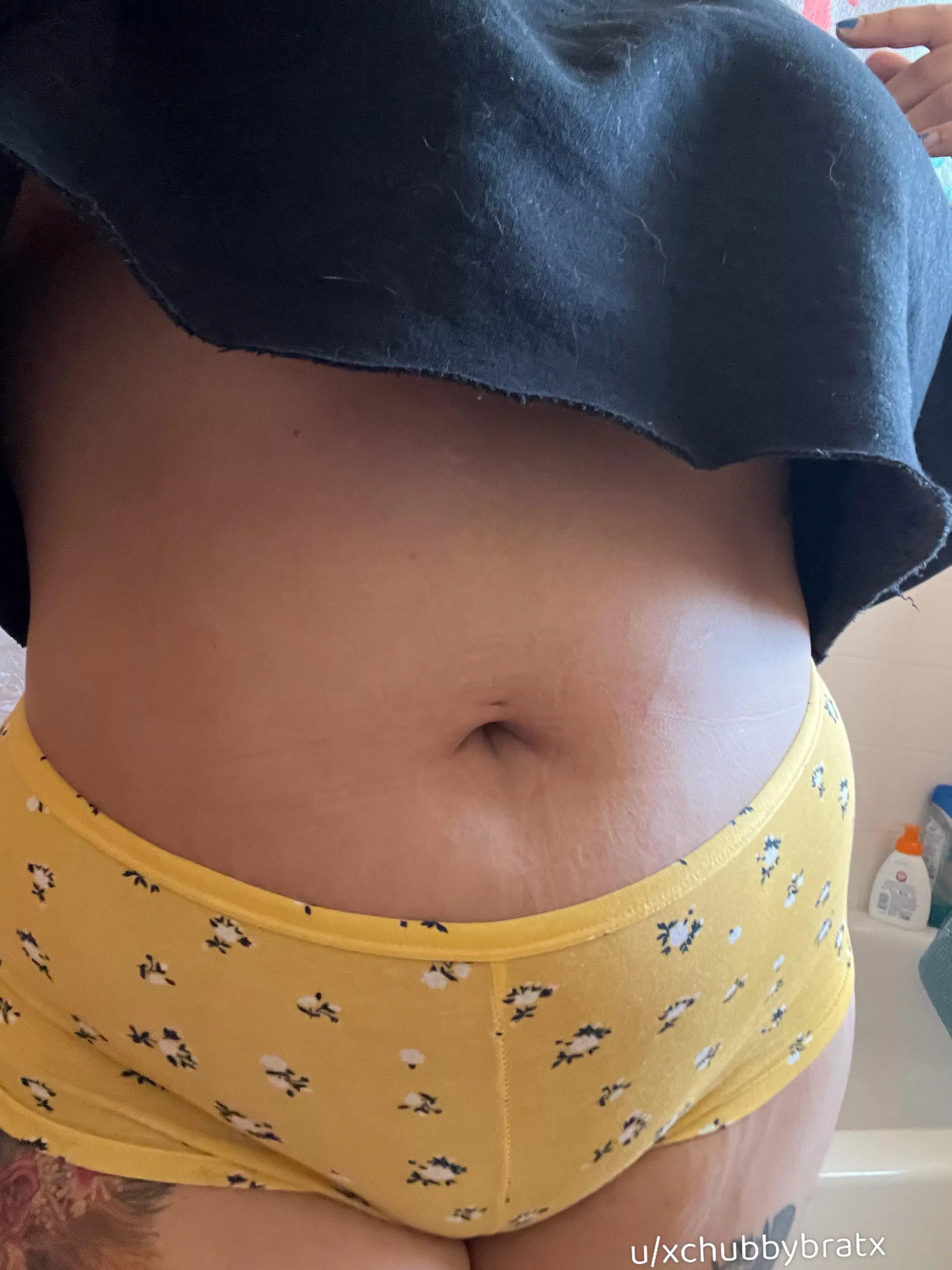 Love playing with my belly button throughout the day posted by XChubbyBratX