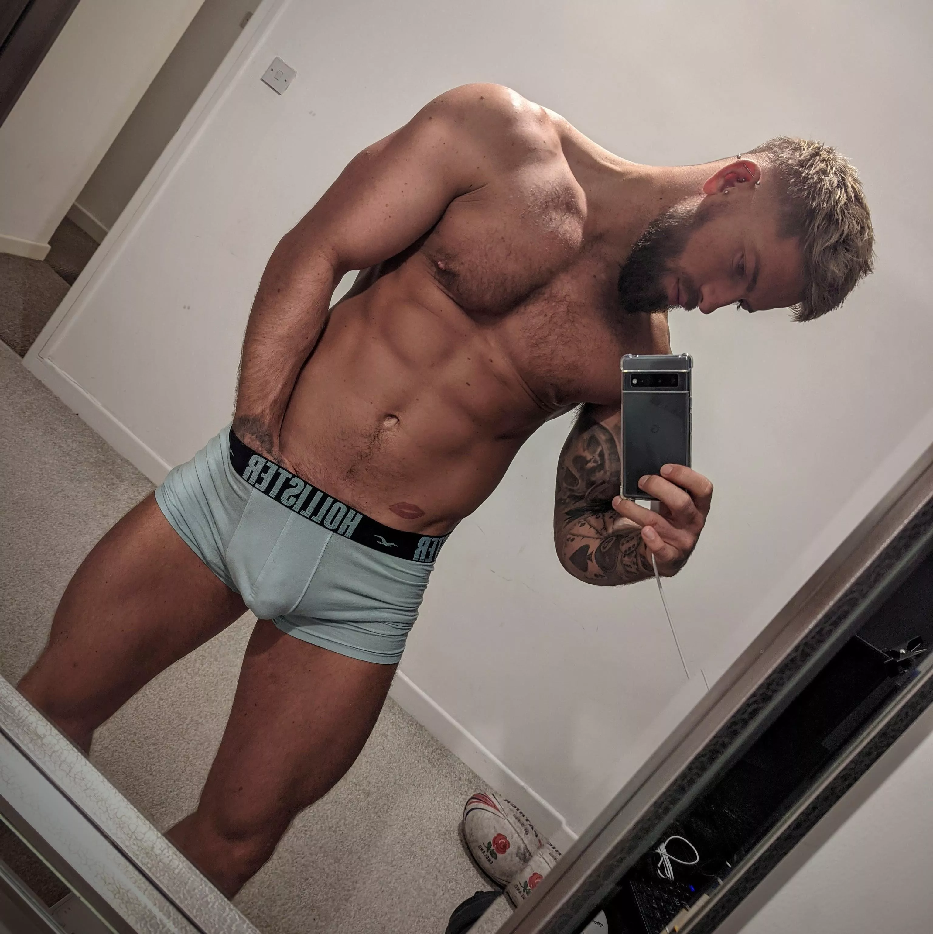 Love playing with my cock posted by scott_hudson_fitflex