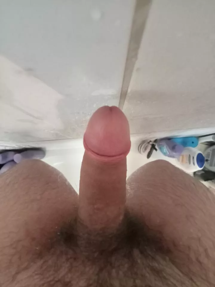 love showering :) [18] posted by lilhornyguyy