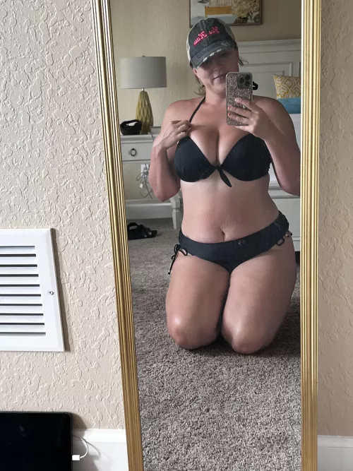 Love showing my mombod off at the pool by LilyD93