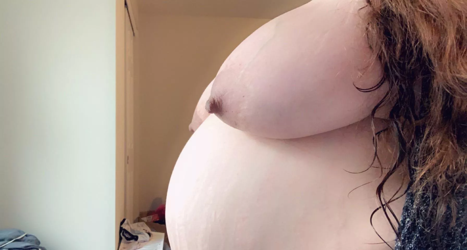 Love showing off my huge milf titties. 😈 posted by Vr69sm